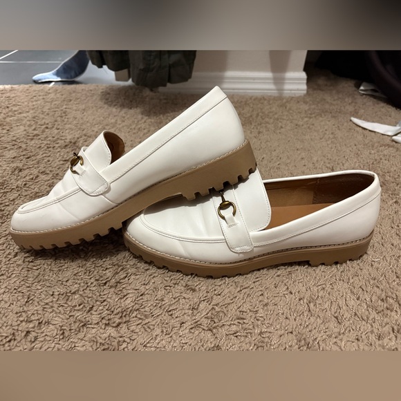 Women’s White Loafers Size 11 - Picture 4 of 9